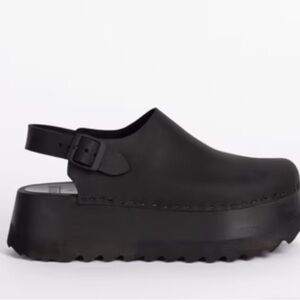 Bryr Tegan monochrome black leather clogs size 9 NIB